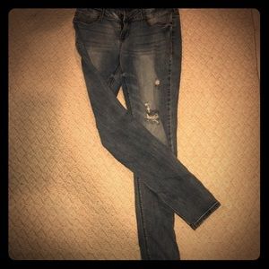 Light Distressed Blue Jeans